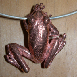 Frog (large) pendant in bronze