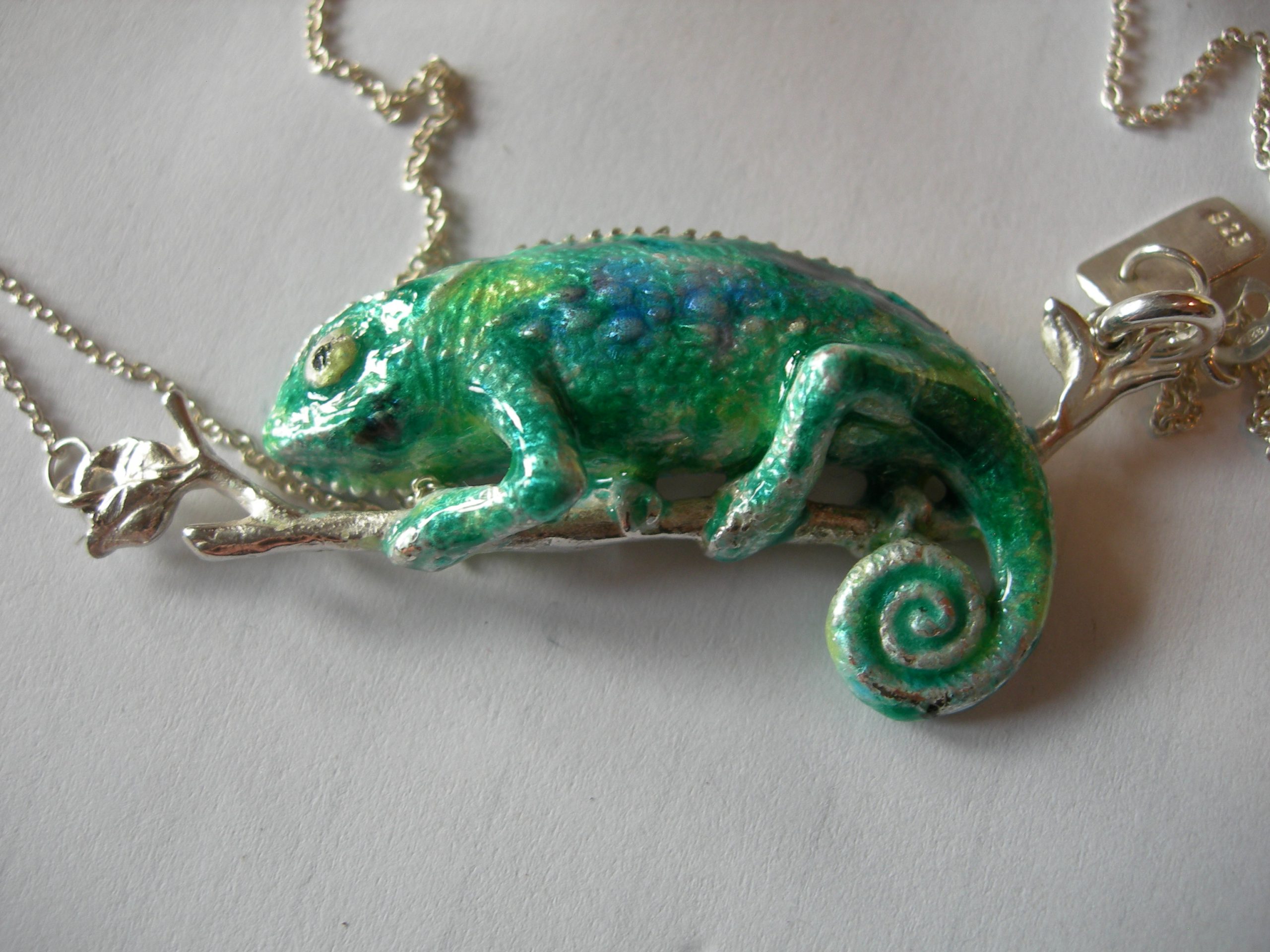 Chameleon pendant in plated silver
