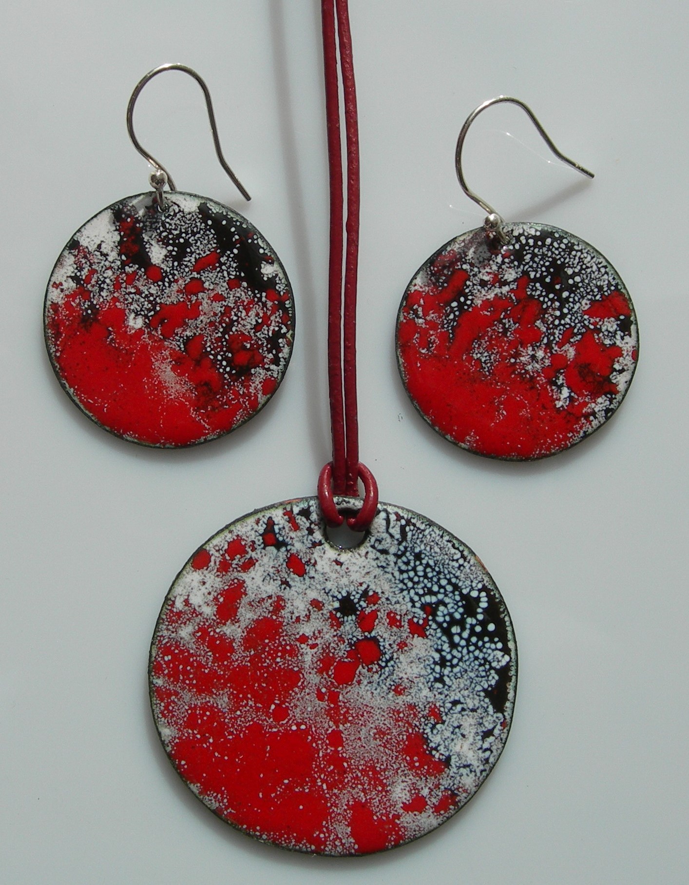 Red set earrings & pendant