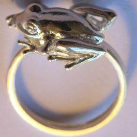 Frog (small) ring in plated silver