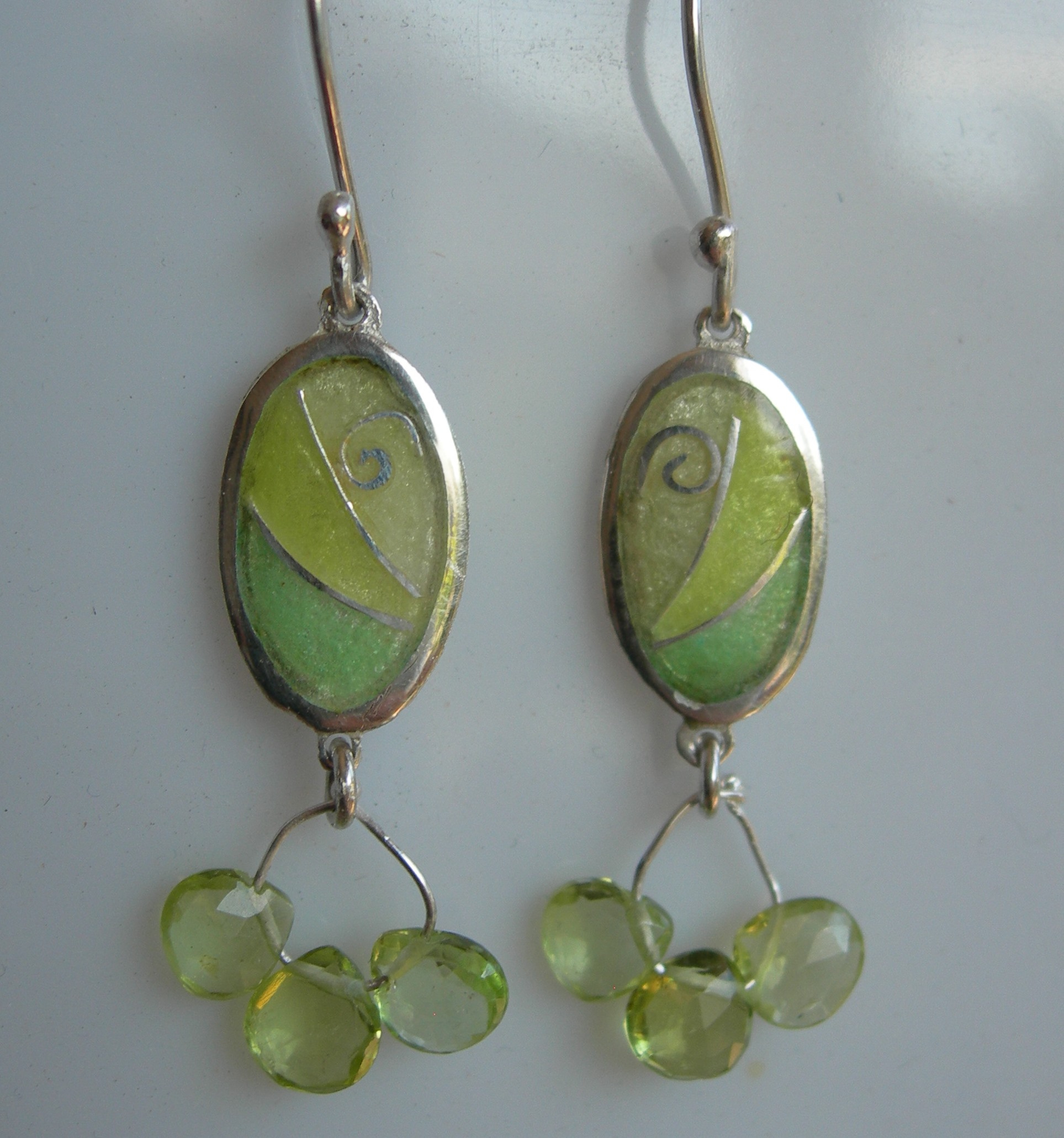 Chartreuse oval earrings in sterling silver