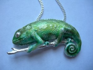 Chameleon pendant in sterling silver bosse ronde vitreous enamel     