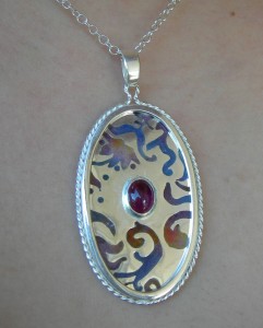 Pendant in Sterling silver 925 champlevé vitreous enamel with cabochon pink tourmaline   