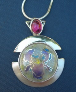 Pendant in sterling silver 925 cloisonné vitreous enamel with cabochon pink tourmaline and silver snake chain   